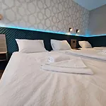 & Hotel 3*