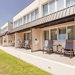 Hotel &