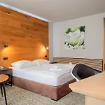 & Ljubljana