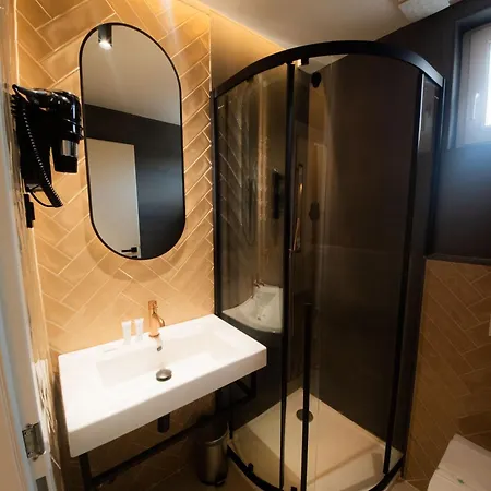 & 3* Ljubljana